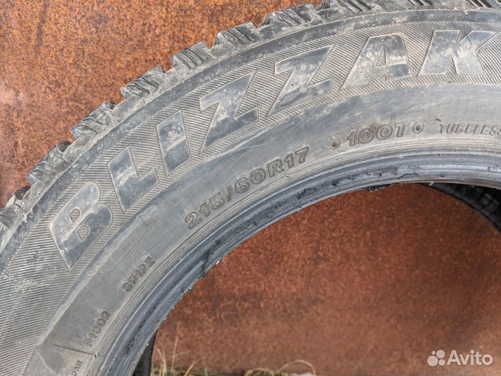 Bridgestone Blizzak Spike-01 215/60 R17 100T