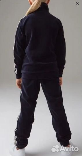 Спортивный костюм для девочки (рост 146)