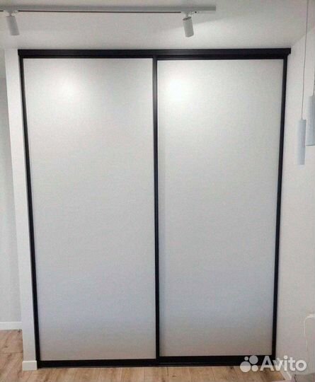 Шкаф с индивидуальным дизайном