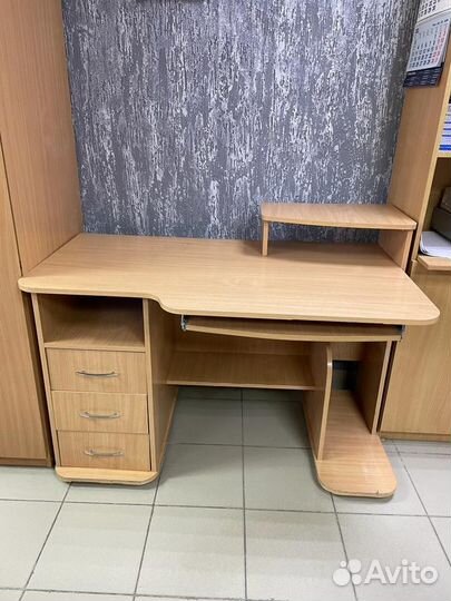 Компьютерный стол