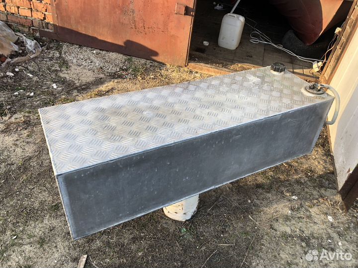 Алюминиевый бензобак 115л