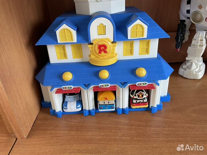 Робокар поли спасательная станция