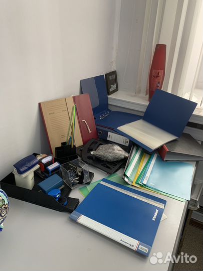 Папки и другие канцелярские товары