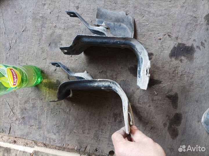 Кронштейн радиатора mercedes w220