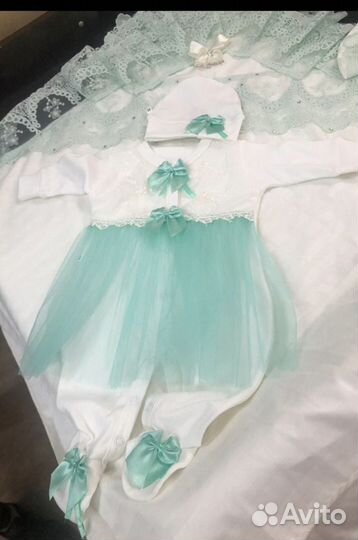 Комплект на выписку для девочки