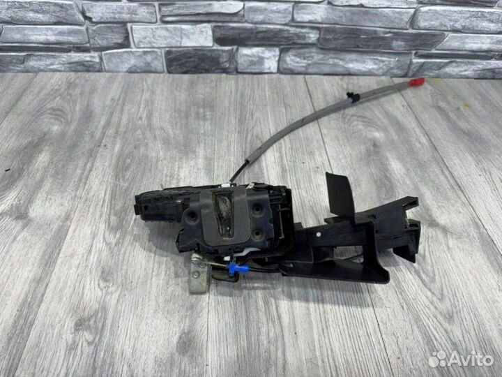 Замок двери передней правой Ford Mondeo tpba 2012
