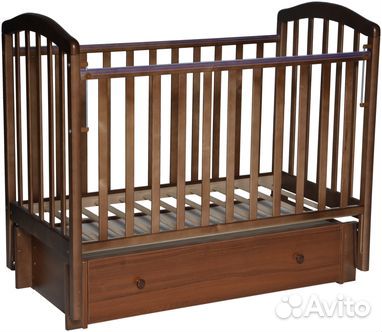 Детская кроватка с маятником и ящиком