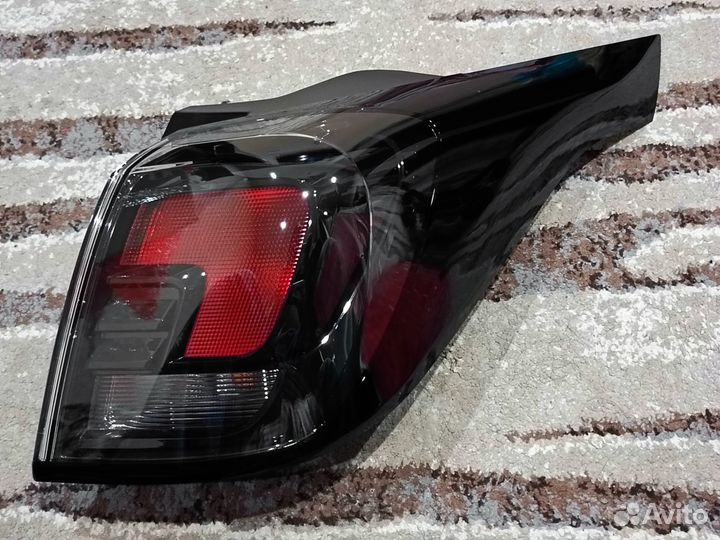 Новый задний правый фонарь Opel Crossland X