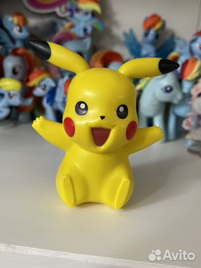 Игрушка пикачу из макдональдс/бк