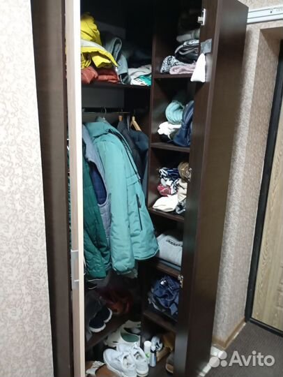 Угловой шкаф