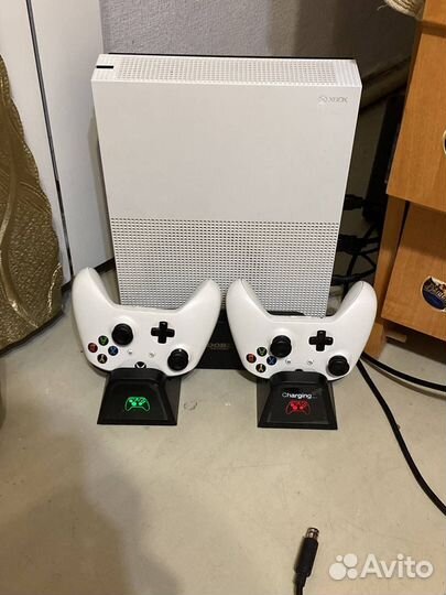 Игровая приставка Xbox one s1tb