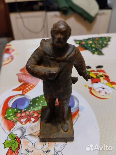 Статуэтка Циолковского