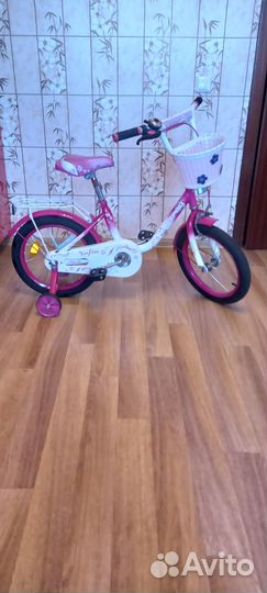 Детский велосипед четырехколесный 16