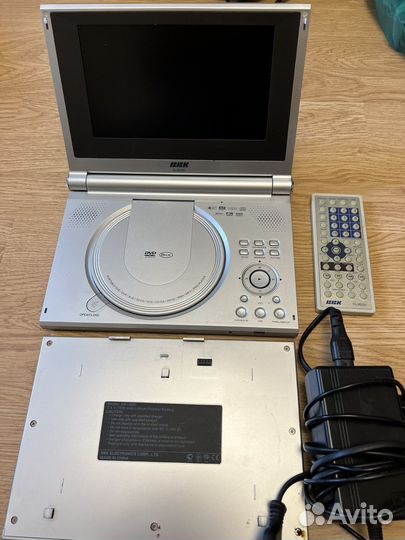 Портативный видеопроигрыватель dvd BBK DL383DC