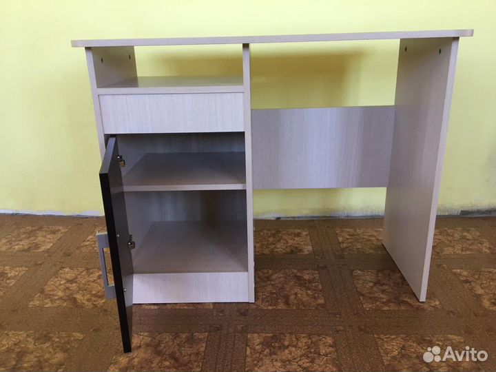 Стол компьютерный №4