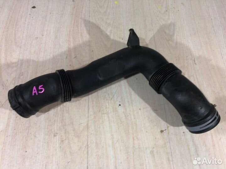 Патрубок воздушного фильтра Skoda Octavia A5 BSE