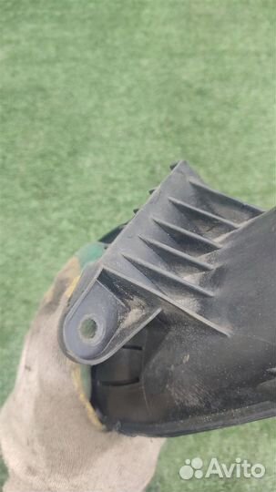 Воздухозаборник Peugeot Expert 2010