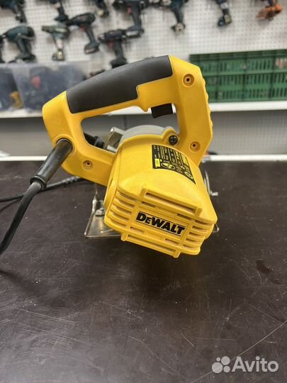 Плиткорез с водой dewalt DWC 410