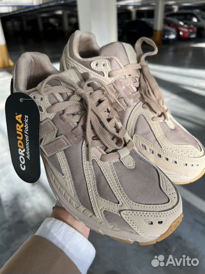 New Balance 1906R Cordura Desert