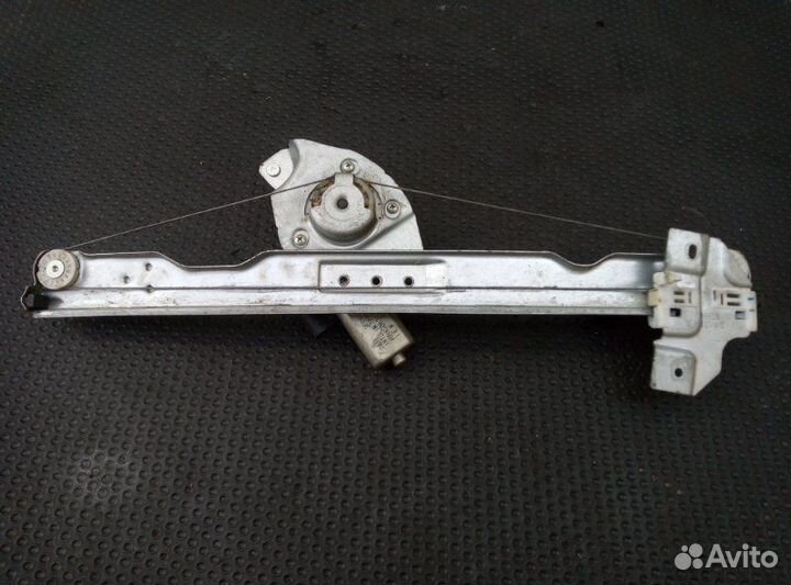 Стеклоподъемник передний левый Renault Sandero