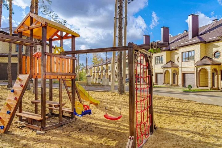 Таунхаус 170 м² на участке 2,1 сот.