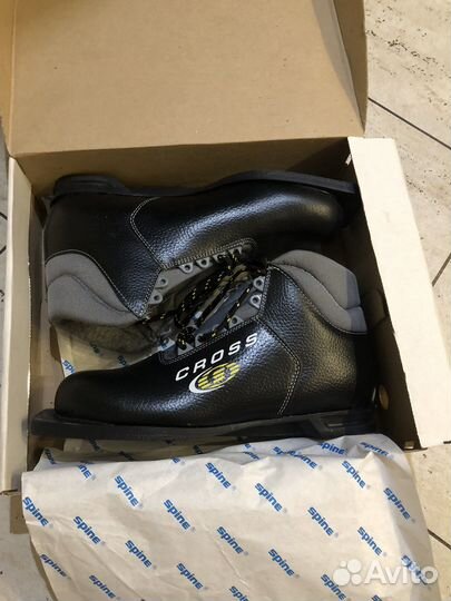 Лыжные ботинки spine