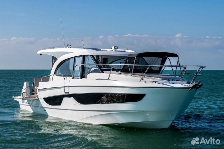 Катер Beneteau Antares 11 с моторами Suzuki DF300
