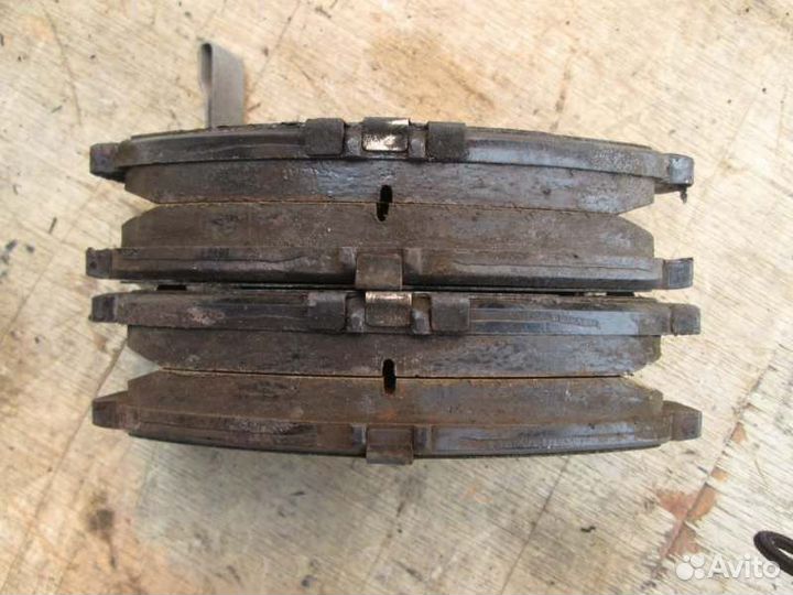 Тормозные колодки переднее Honda Stream RN1 D17A