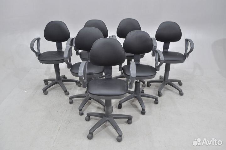 Офисное кресло