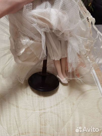 Декоративная керамическая кукла