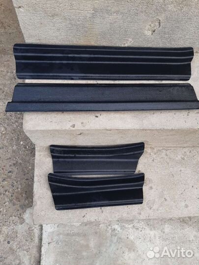 Накладки на пороги дверей LADA Vesta