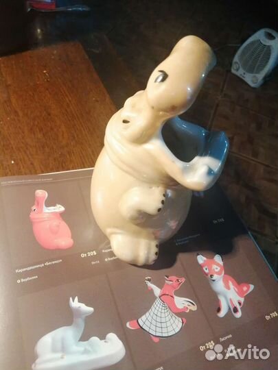 Фарфор. Зайцы, лисы