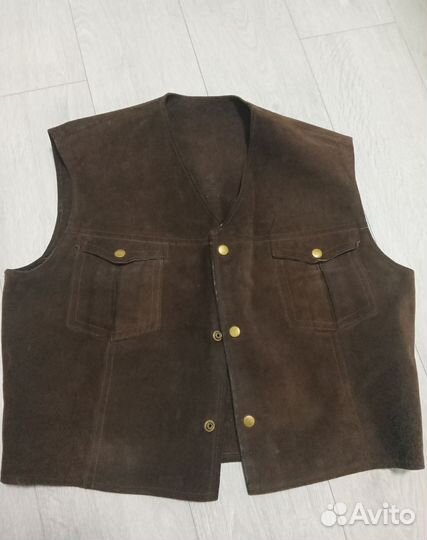 Мужской кожаный жилет