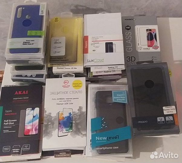 Чехлы и защитные стекла