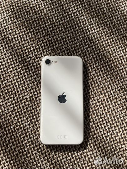 iPhone SE, 64 ГБ