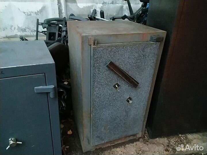 Сейф офисный (2 ключа, вес 450 кг) б/у 19063