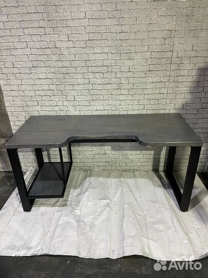 Стол компьютерный в стиле лофт