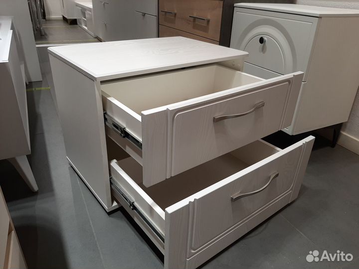 Тумба прикроватная 2 ящика мдф миндаль