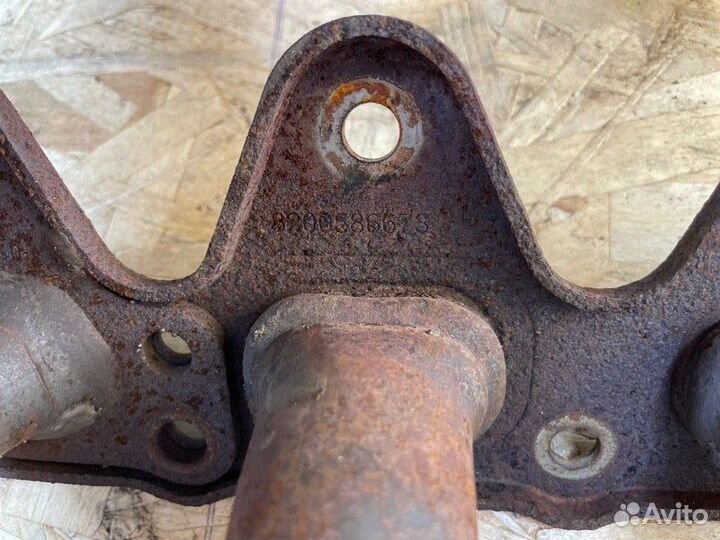 Выпускной коллектор Renault Duster