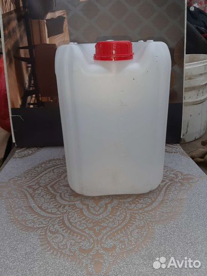 Канистра свободного назначения,много