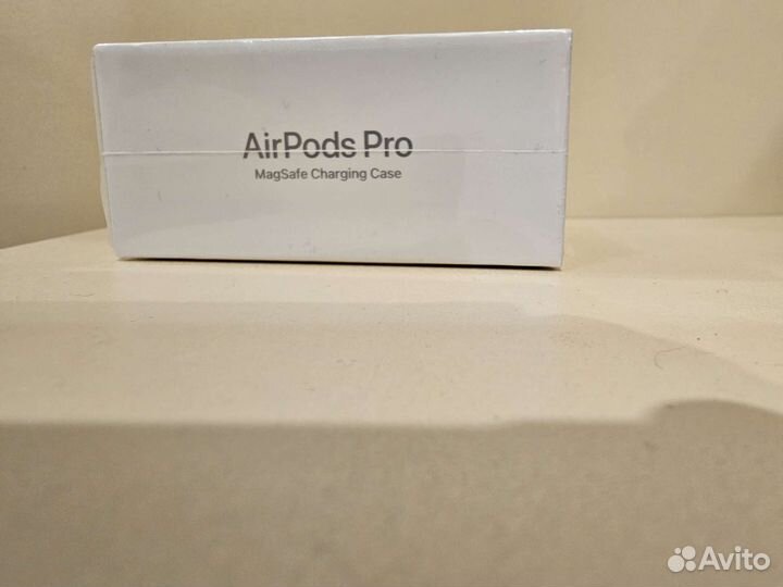 Гарнитура Apple AirPods Pro Magsafe A2083, A2084
