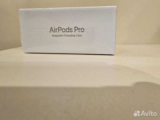 Гарнитура Apple AirPods Pro Magsafe A2083, A2084