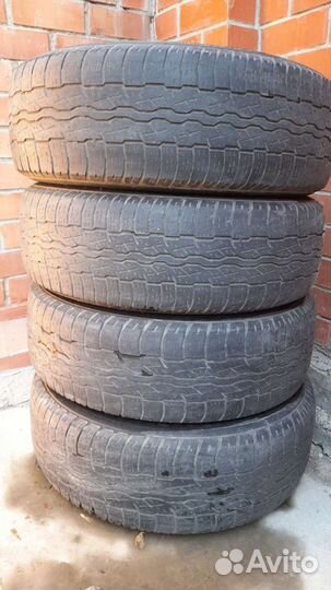 Bridgestone Dueler H/T D687 225/65 R17