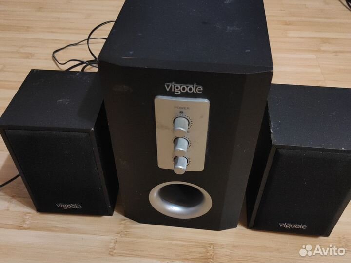 Колонки для компьютера с сабиком