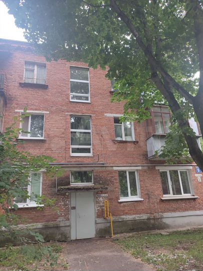 2-к. квартира, 43 м², 3/3 эт.