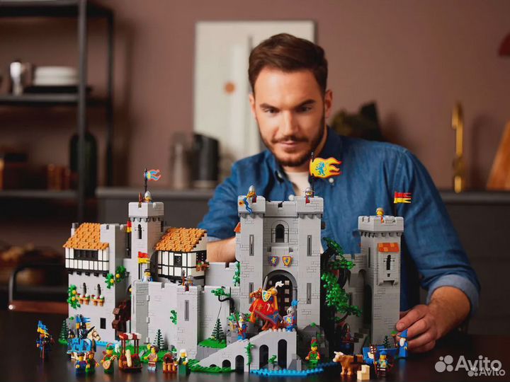 Lego - ideas (Замок Рыцарей Льва - 10305)