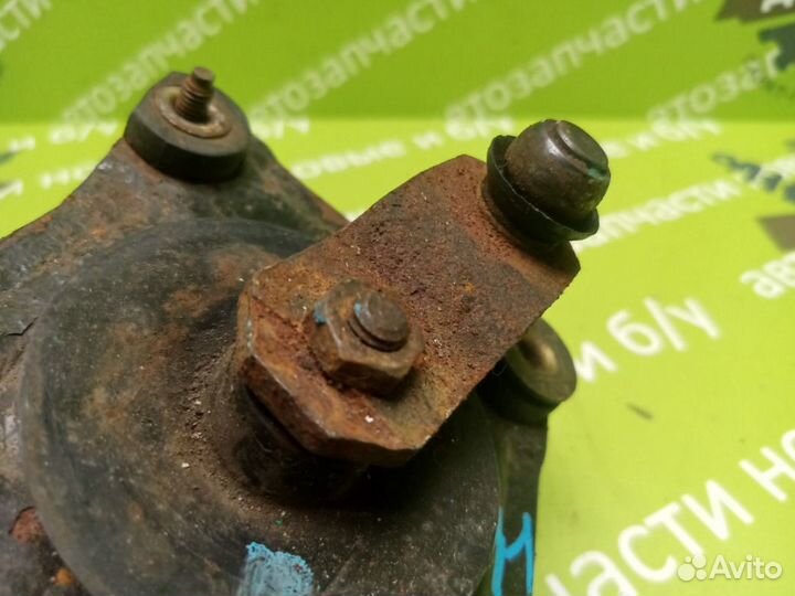 Моторчик стеклоочистителя передний Nissan Primera