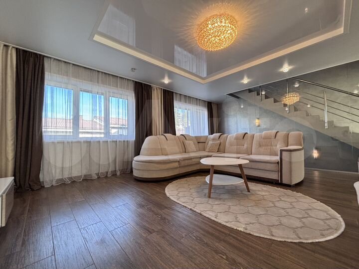 Дом 320 м² на участке 5 сот.