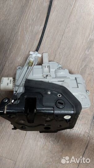 Замок двери задний правый Porsche Cayenne 958 3.6