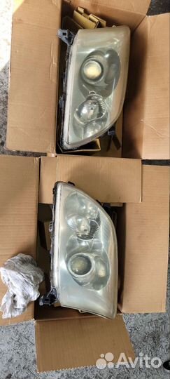 Передние фары toyota avensis 250